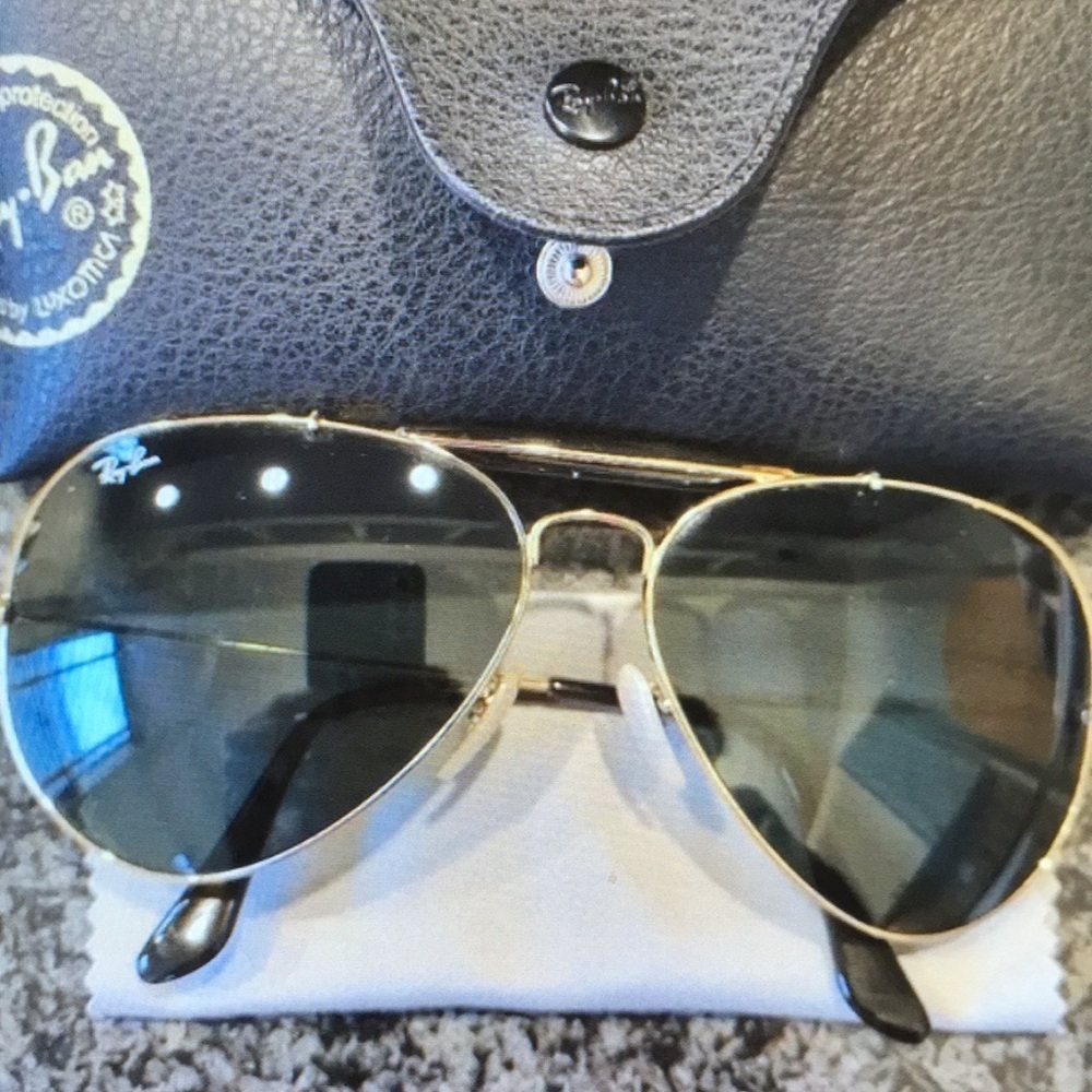 Ray-Ban Gold Aviator Sunglasses